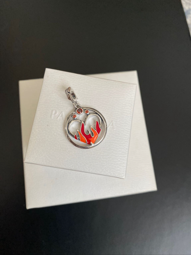 Pandr ateşin gücü madalyon charm
