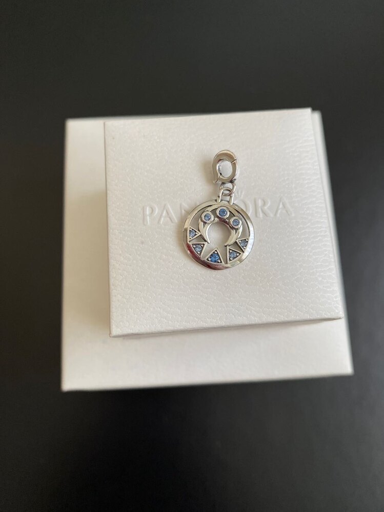Pandora me ayın gücü madalyon charm