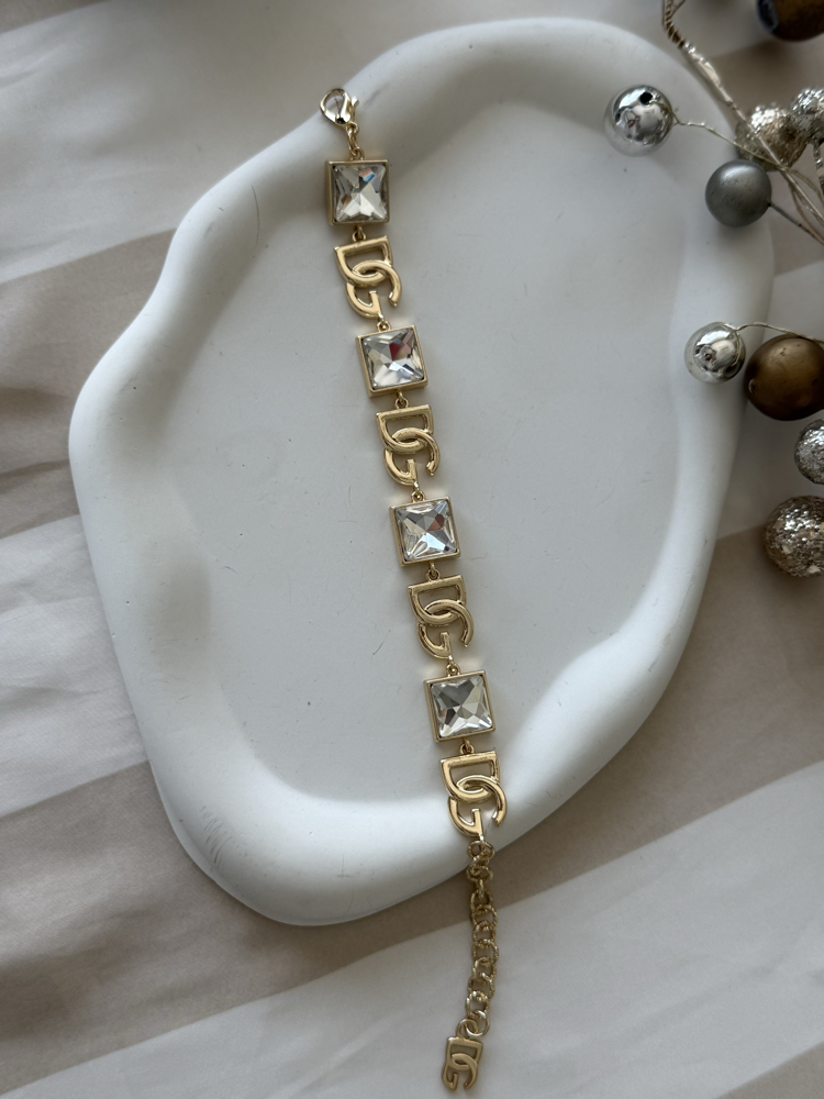Logolu kare ışıltılı gold bileklik