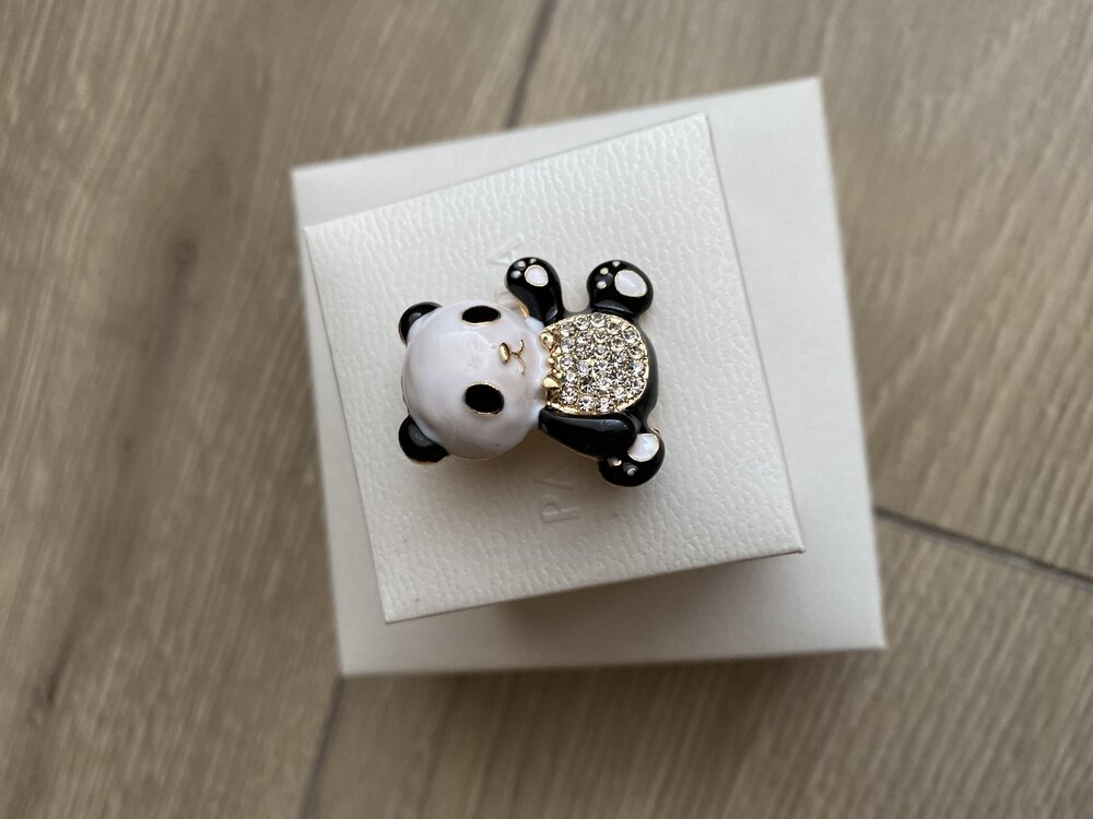 Taşlı panda broş
