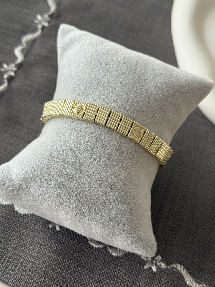 Meşhur marka Love model gold bileklik