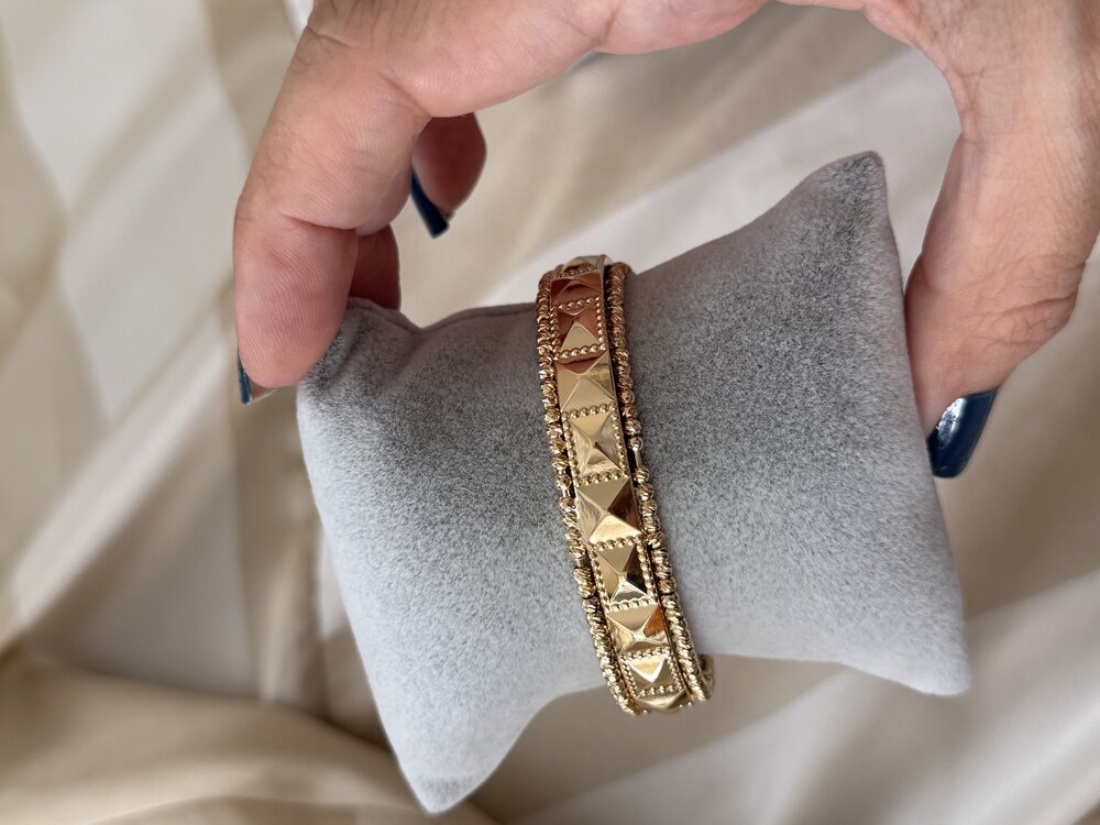 Kare kabartma dorika gold kelepçe bileklik