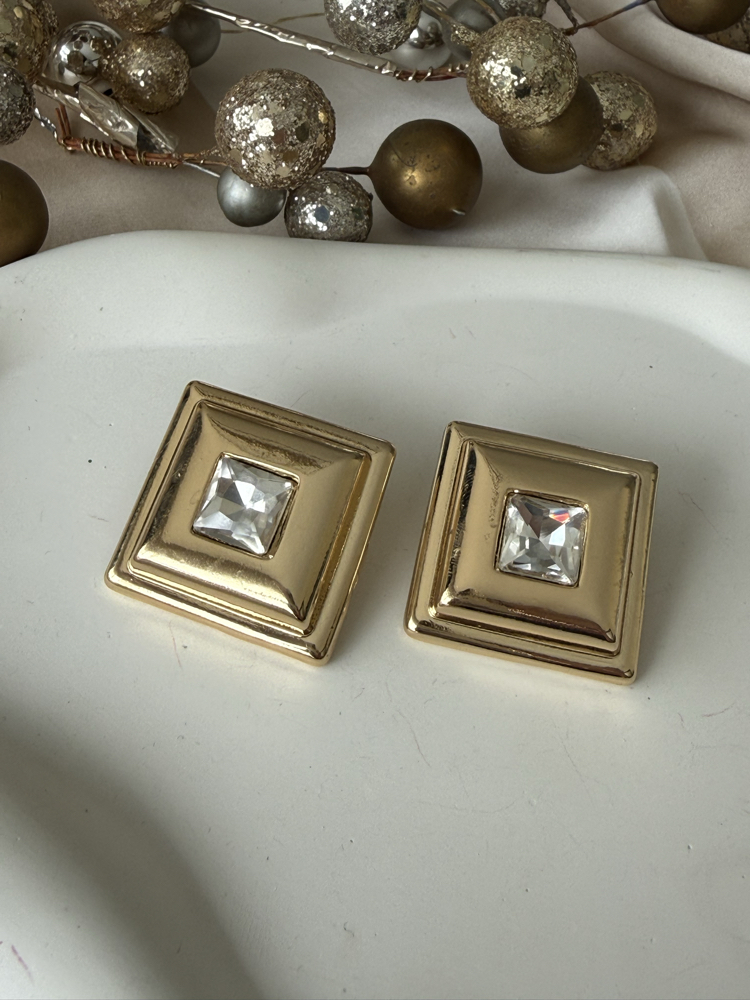 Gold kare taşlı vintage küpe