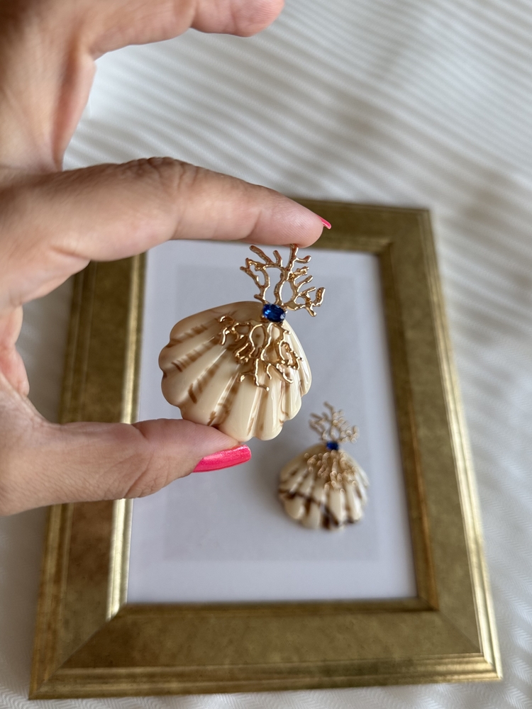 İstediği kabuğu gold mercan küpe