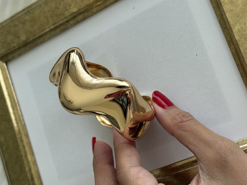 Gold parlak dalgalı kelepçe bileklik