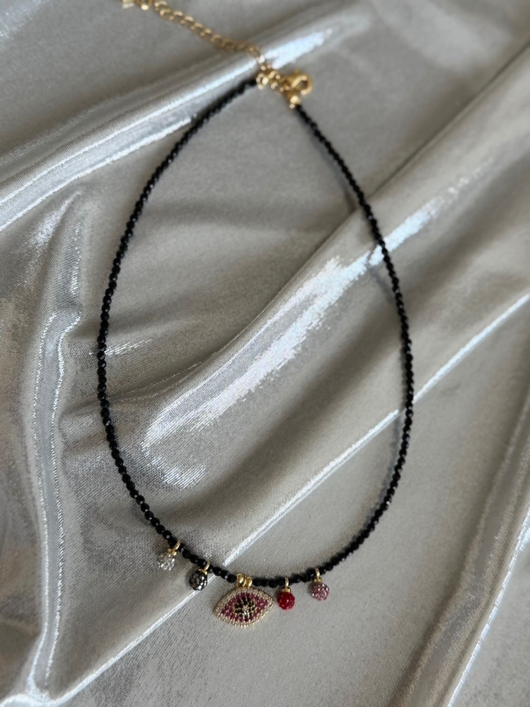Siyah kristal charm kolye