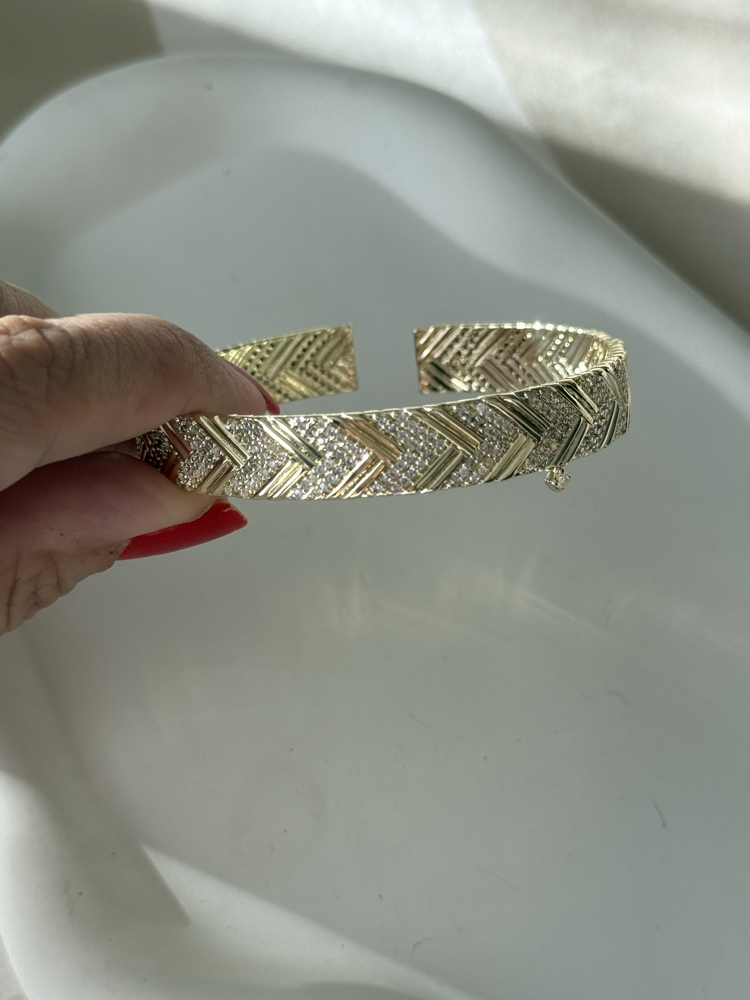 Zikzak desenli gold kelepçe bileklik