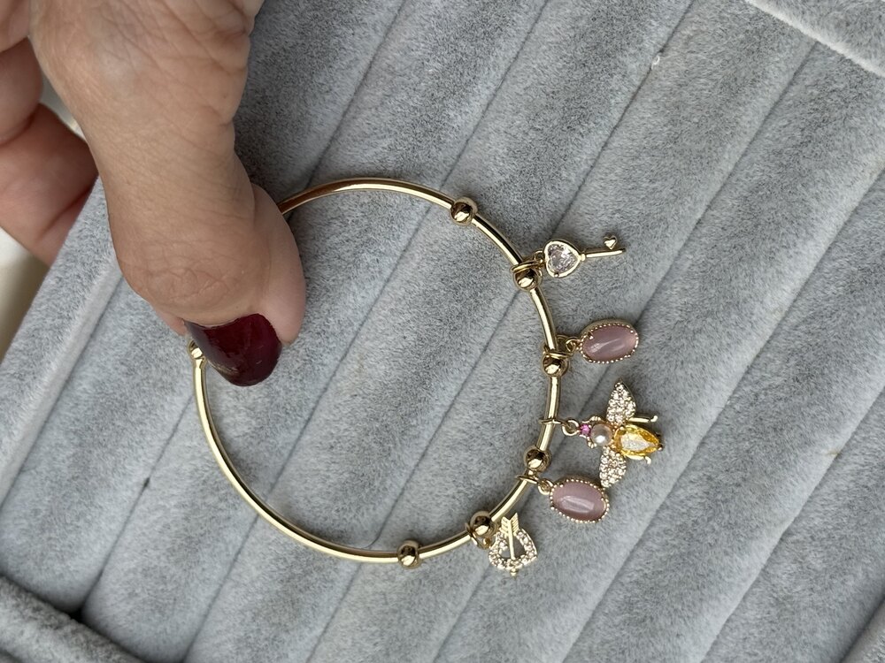 Arılı pembe taşlı gold renk şans bilekliği