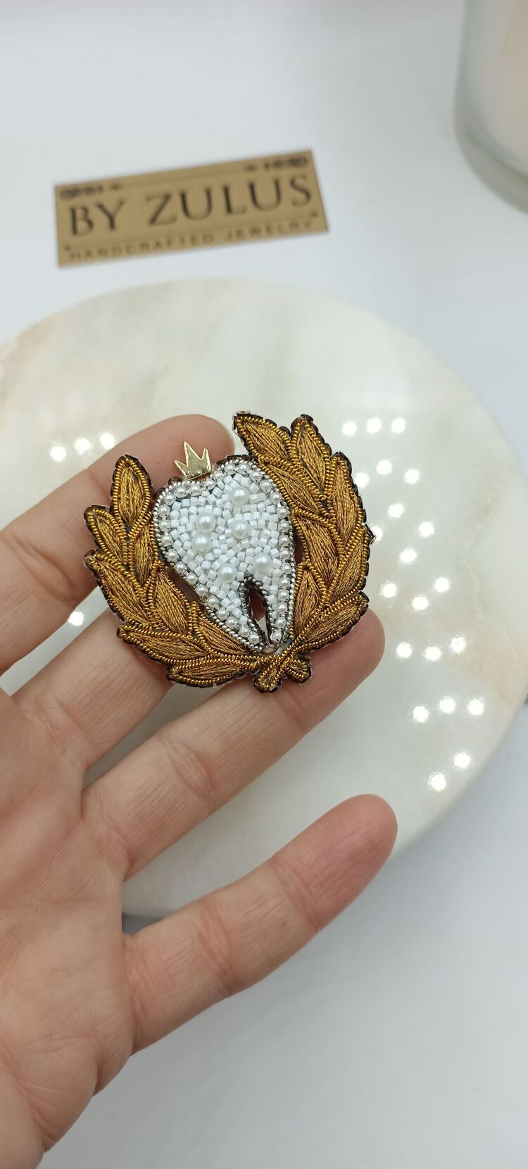Laurel Tacı içinde Diş Broş