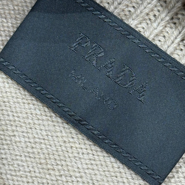 OUTLET ÜRÜNÜ İthal Prada Yüm Kumaş Tam Fermuarlı Triko Polo Yaka (Bej-686