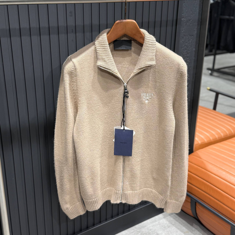 OUTLET ÜRÜNÜ İthal Prada Yüm Kumaş Tam Fermuarlı Triko Polo Yaka (Bej-686