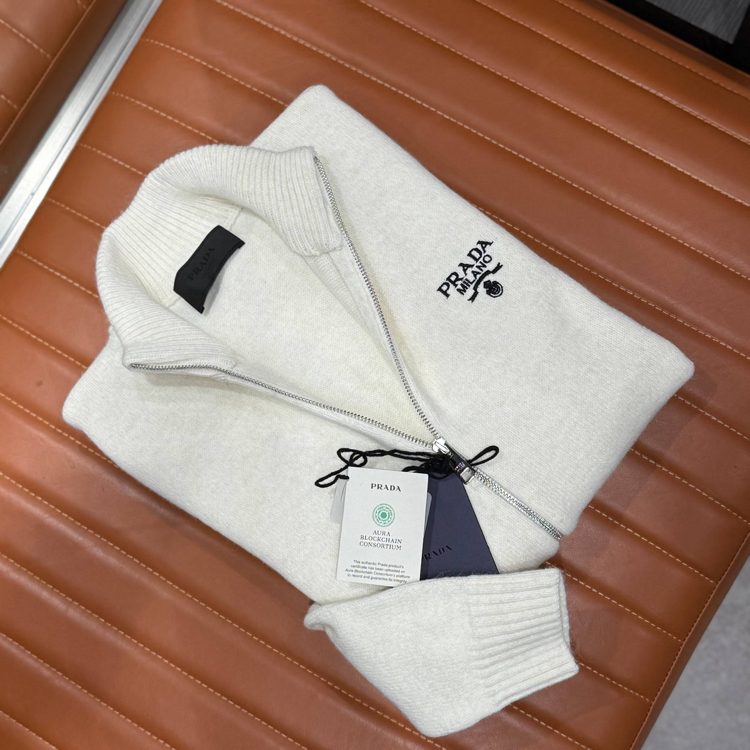 OUTLET ÜRÜNÜ İthal Prada Yüm Kumaş Tam Fermuarlı Triko Polo Yaka (Beyaz-686