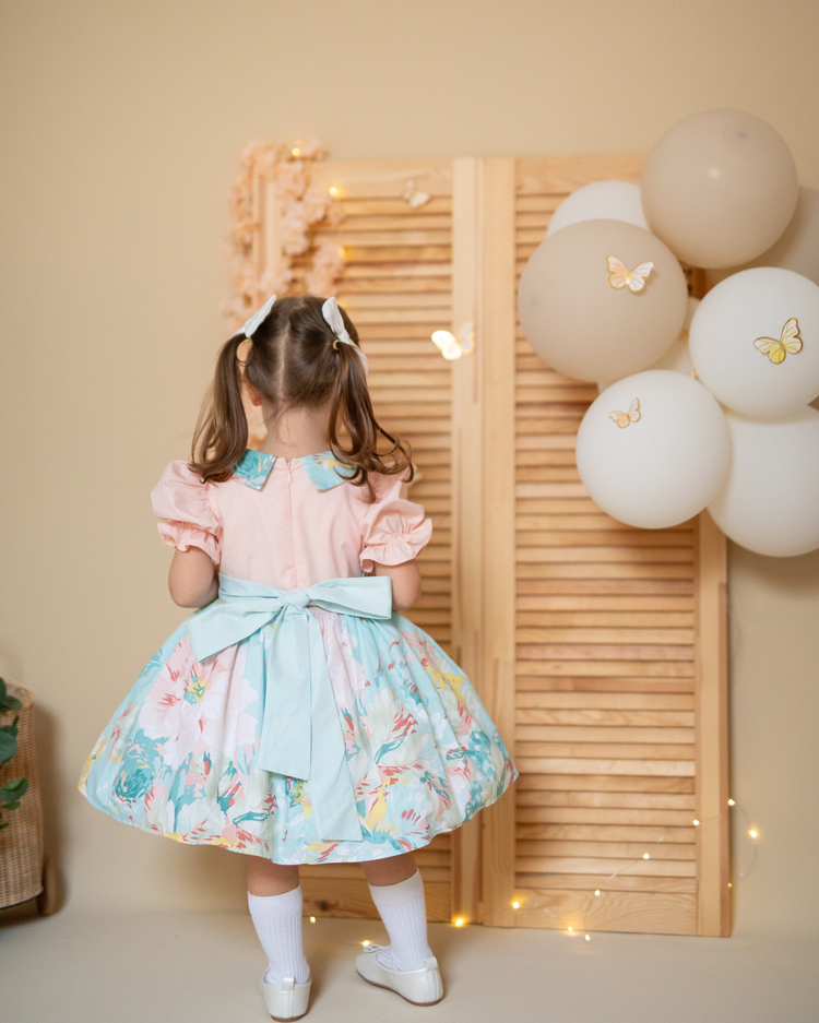 Çiçekli elbise