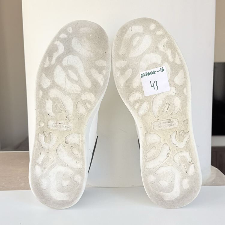 Alexander McQueen 202608-16/43
