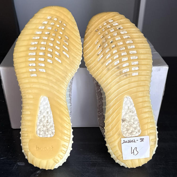 Yeezy 202602-38/43