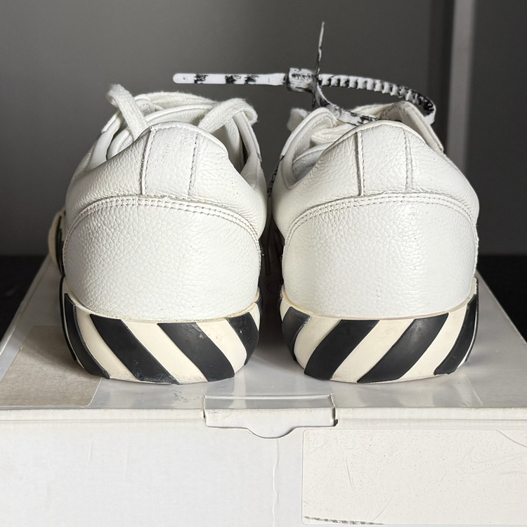 Off White 202602-11/43