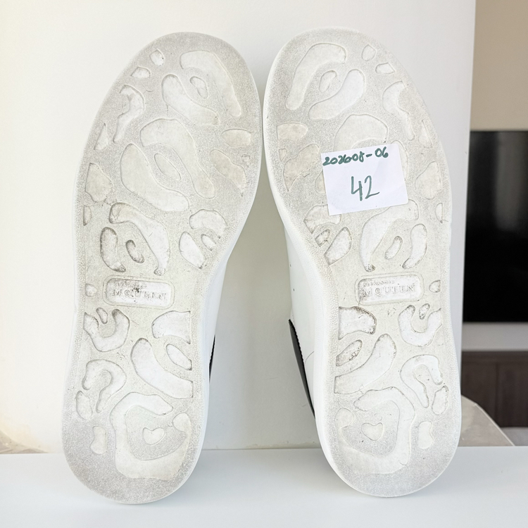 Alexander McQueen 202608-06/42