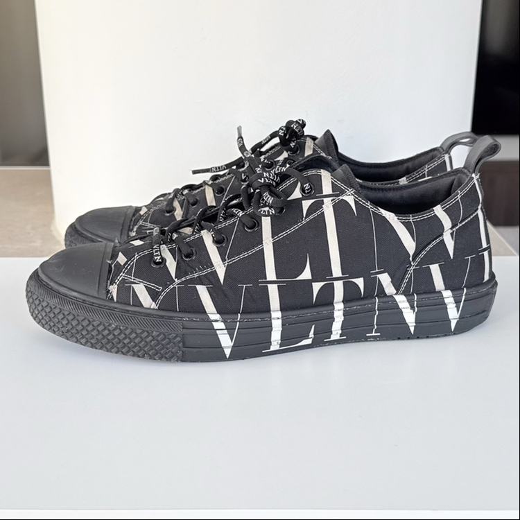 Valentino 202608-19/44