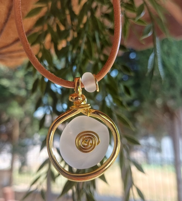 Işık Çakra White Soft Murano Kolye