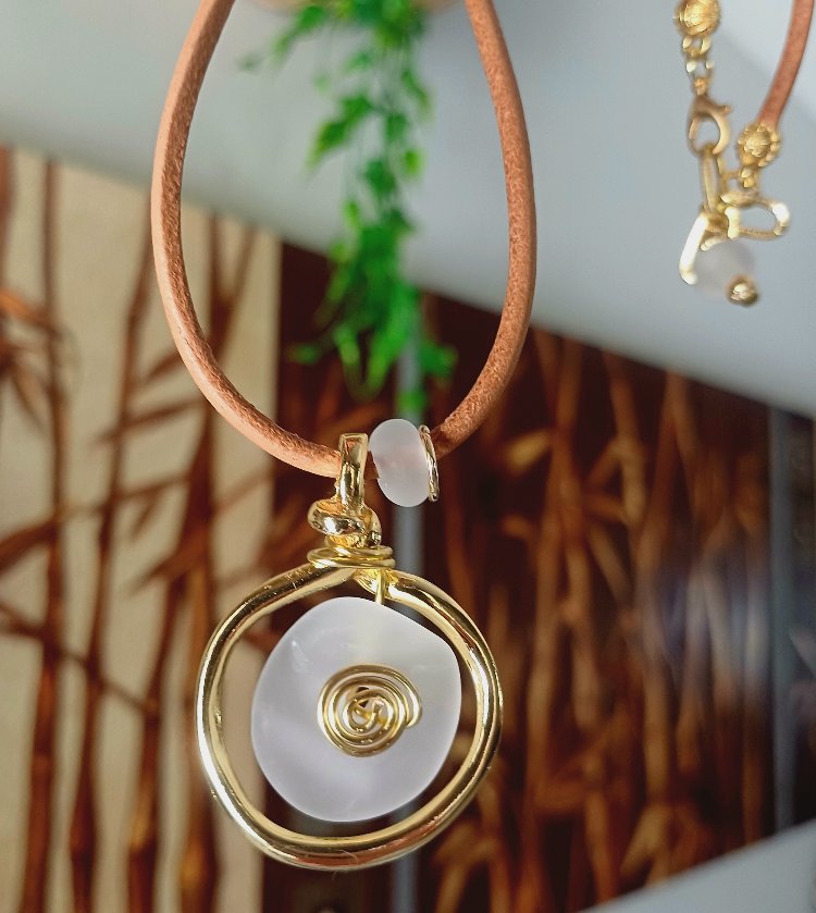 Işık Çakra White Soft Murano Kolye