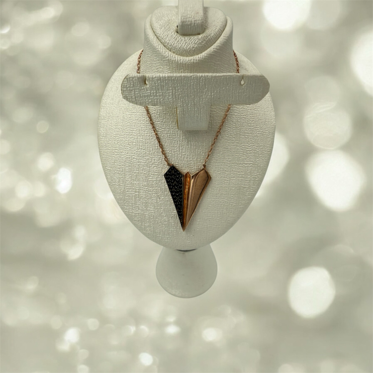 Siyah Taşlı ve Rose Gold Kolye