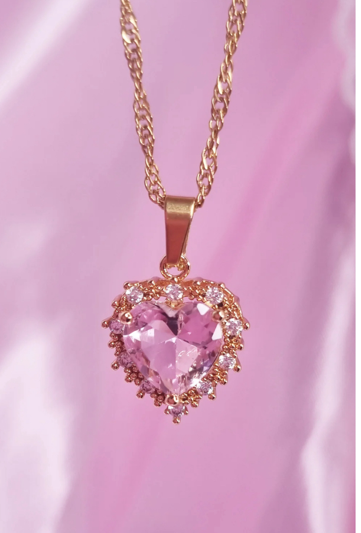 Pembe zirikon taşlı kalpli kolye 