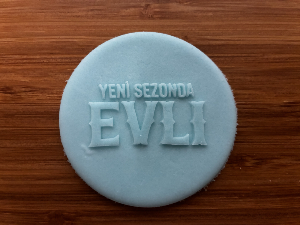 Yeni sezonda evli yazılı pleksi kabartma plakası