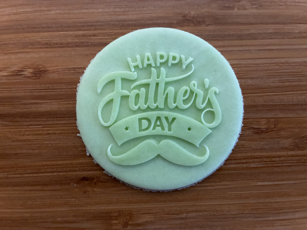 Happy father’s day yazılı pleksi kabartma plakası