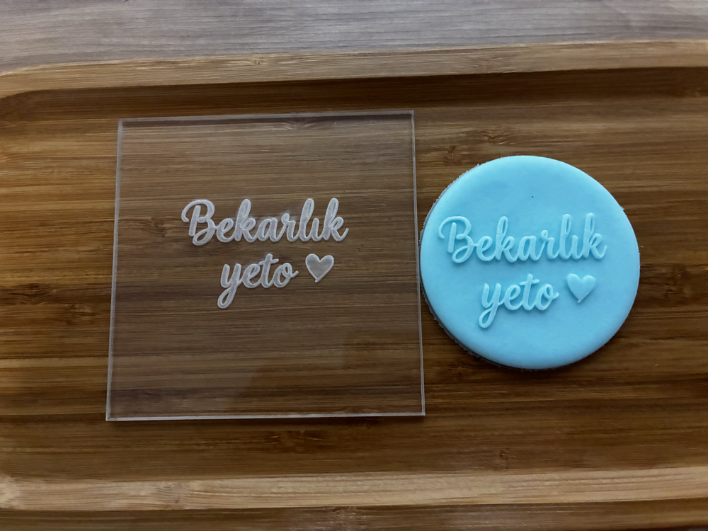 Bekarlık yeto yazılı pleksi kabartma plakası