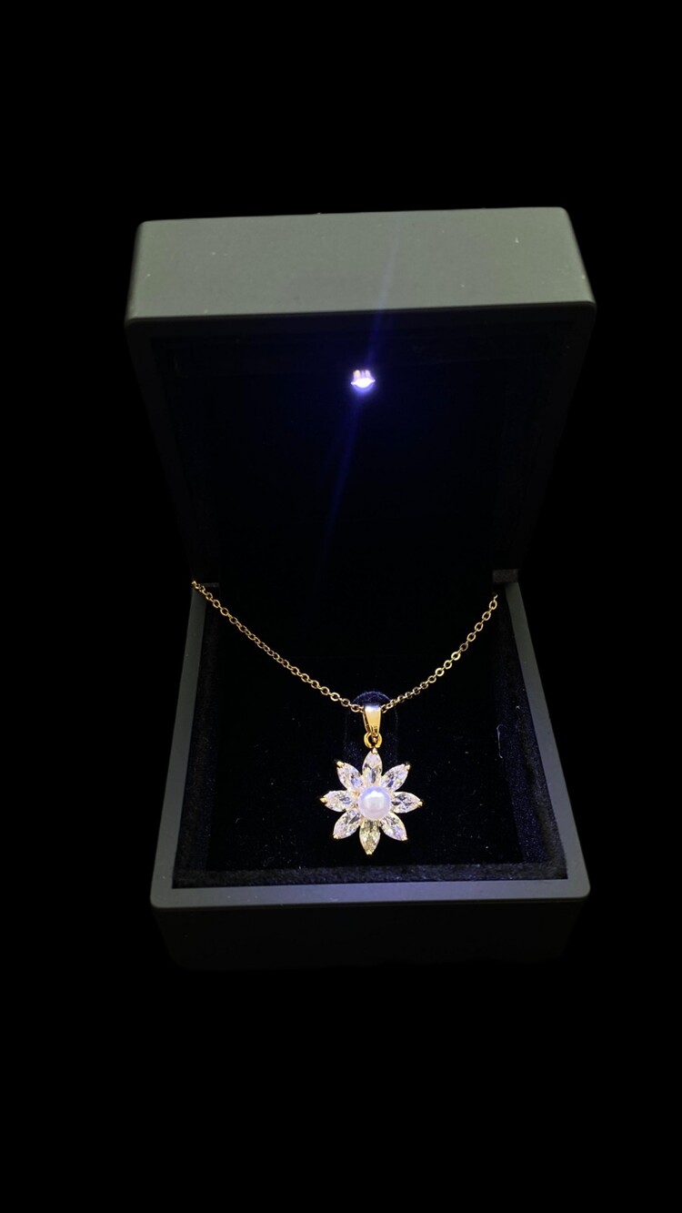 Çelik Lotus Kolye