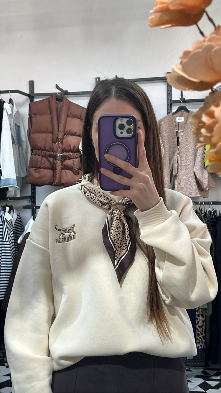 Quzu Marka Kendinden Fularlı Sweat