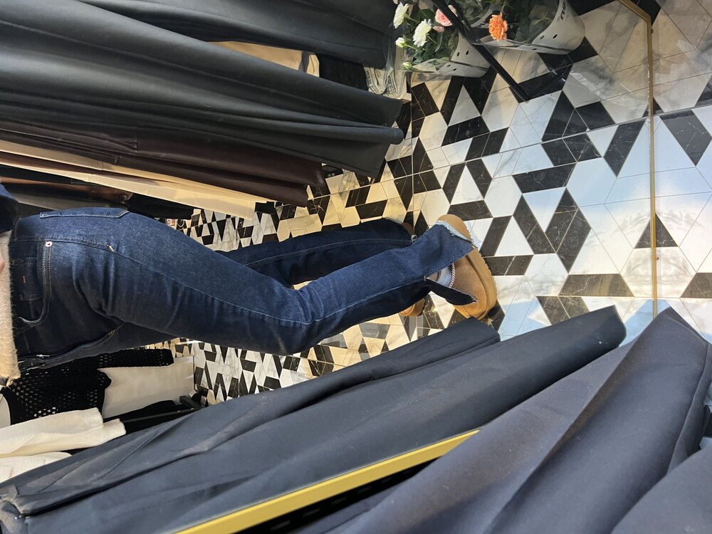 Orijinal Marka Paça Yırtmaçlı Jean