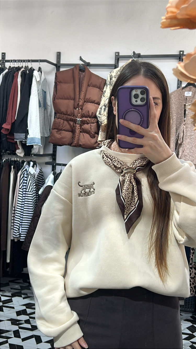 Quzu Marka Kendinden Fularlı Sweat