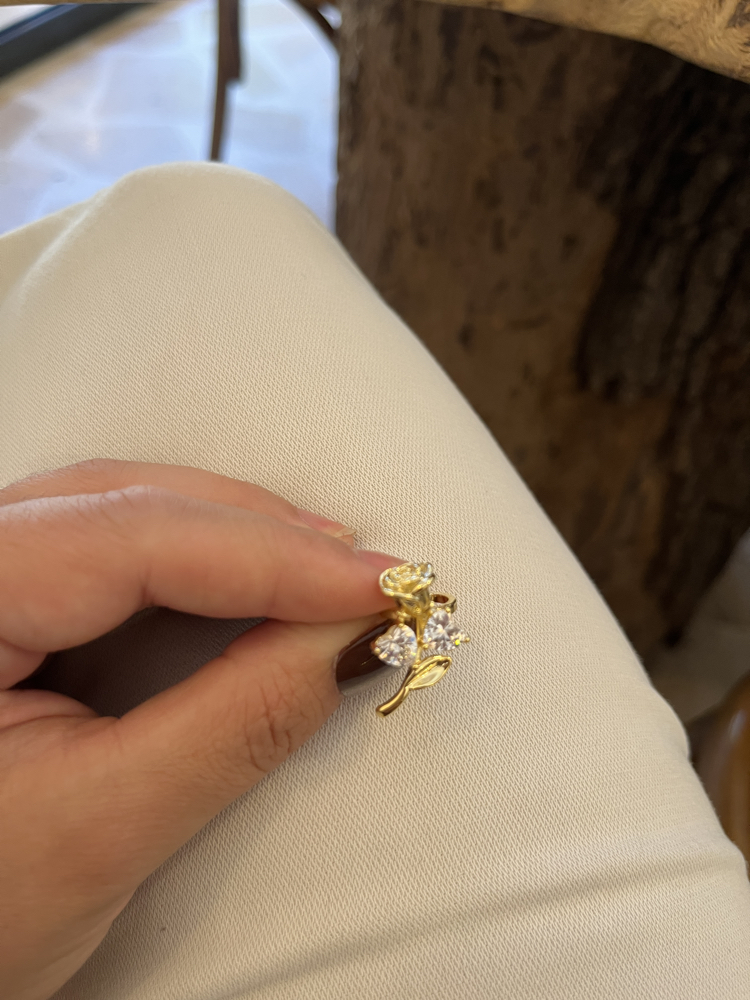 Gül earcuff (kıkırdak küpe -kulak deliğine gerek yok)