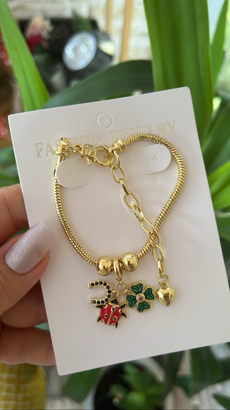 Jewelry  uğur böceği charm bileklik