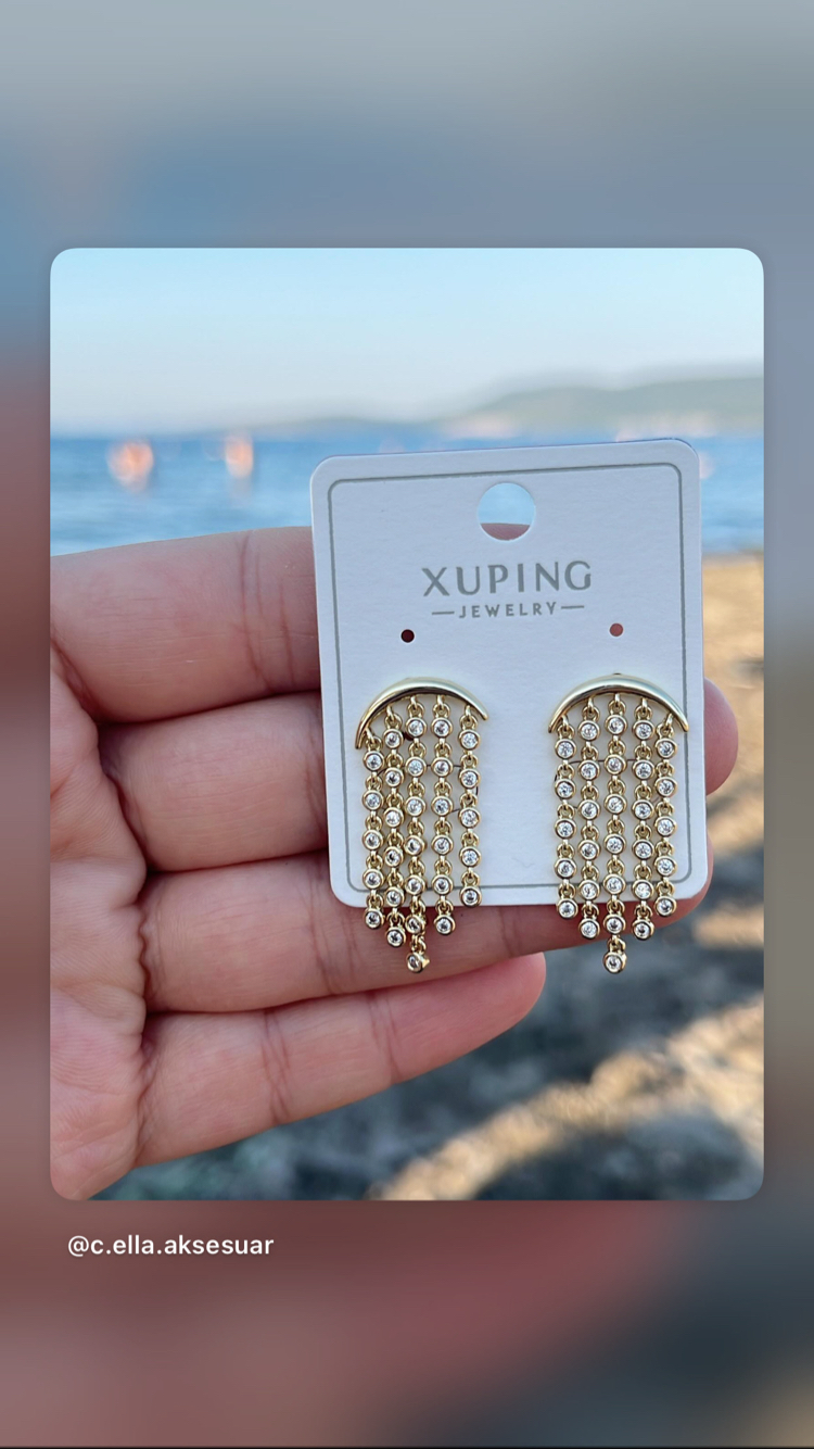 Xupıng sallantılı zirkontaşlı tasarım küpe