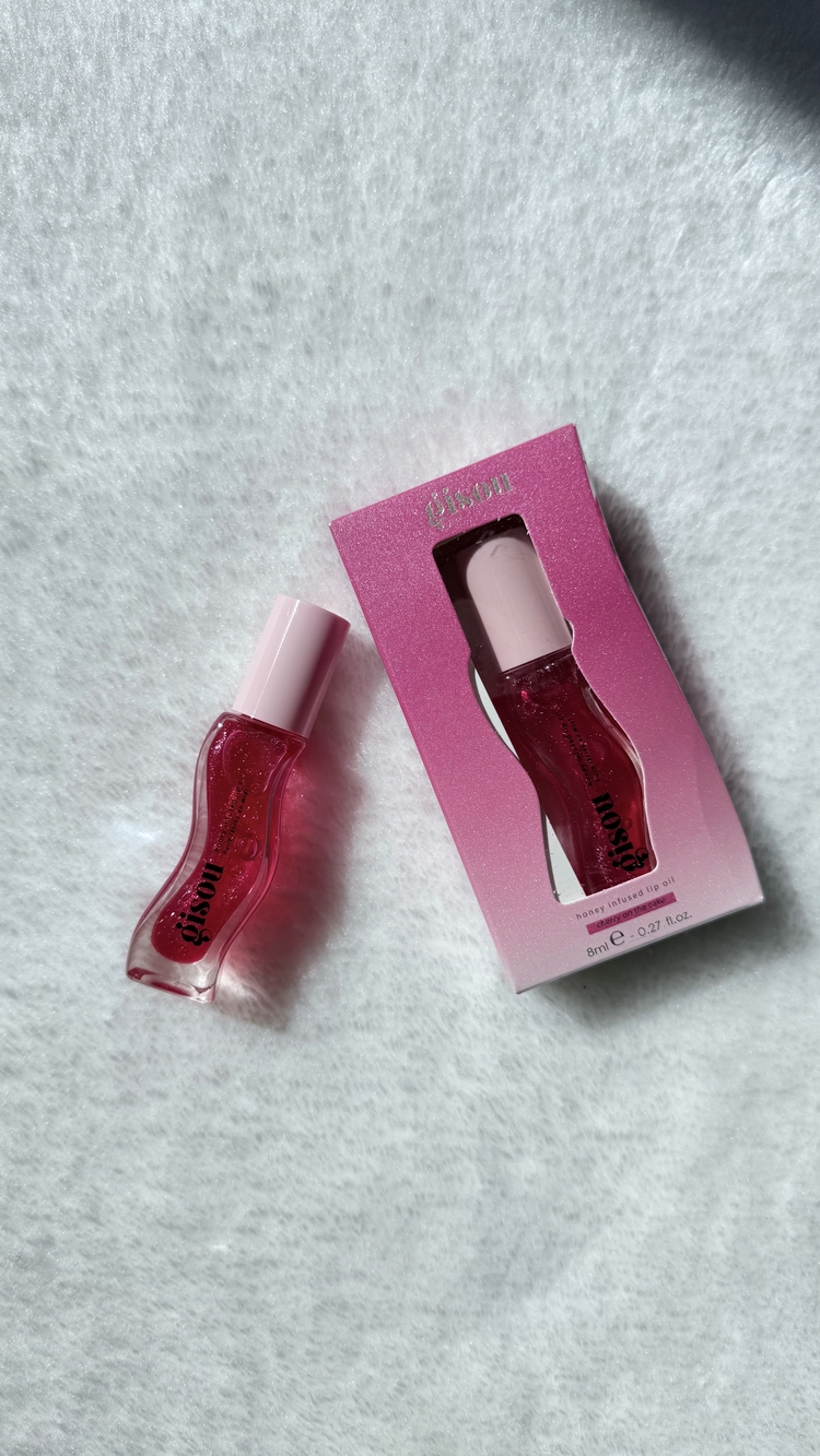 Gisou lip oil (cherry on the cake)