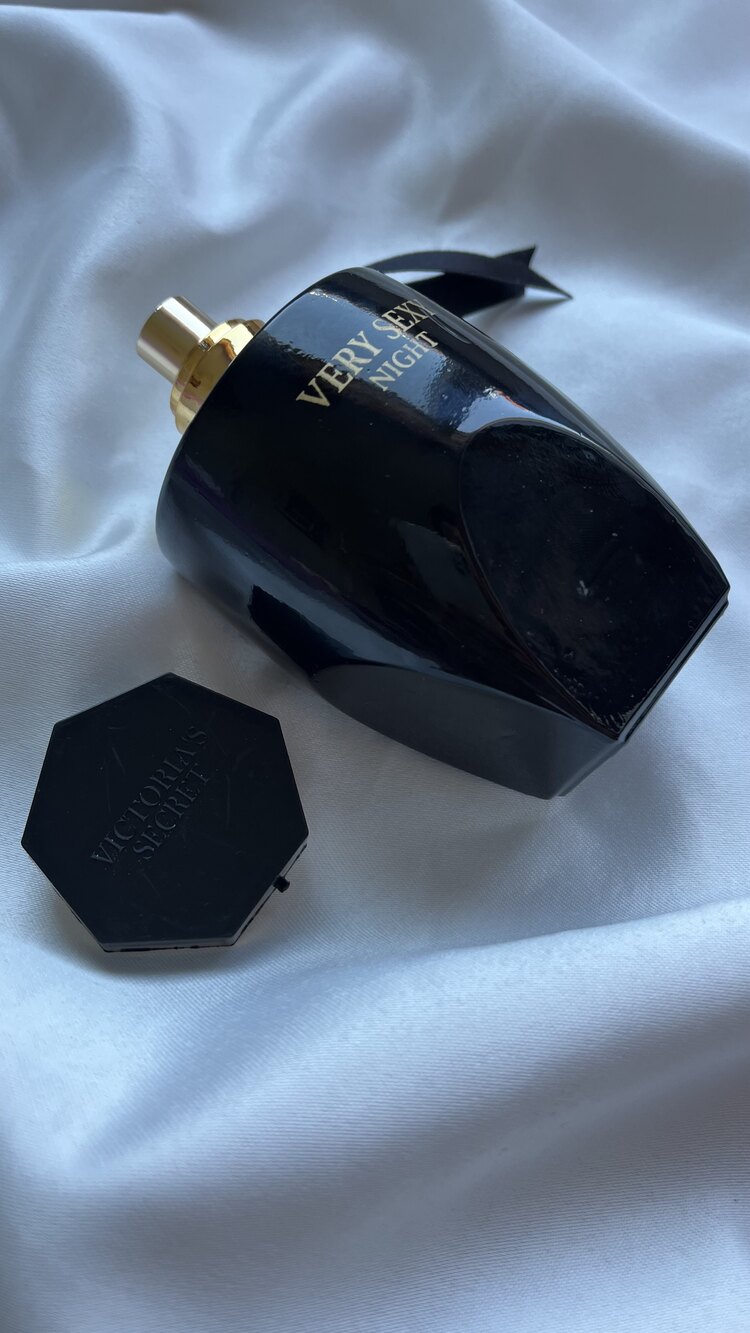 Victoria’S Secret Very Sexy Night EDP / Kadın Parfüm