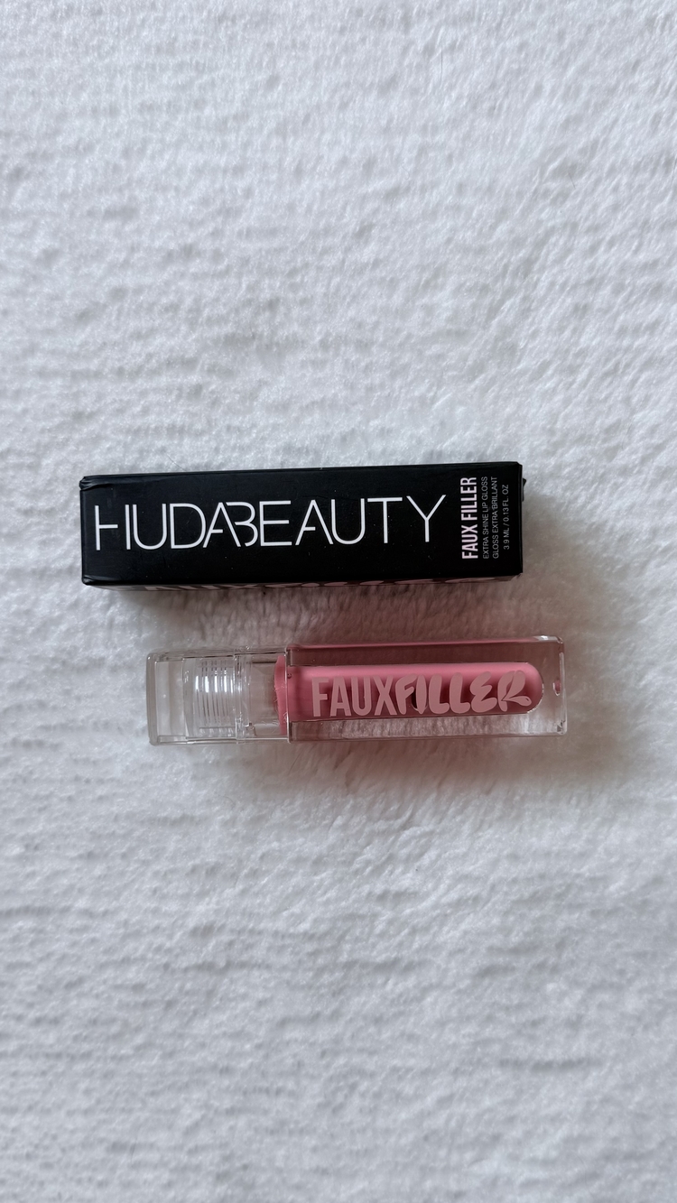 Huda beauty Faux Filler - Yoğun parlatıcı (sugar baby)