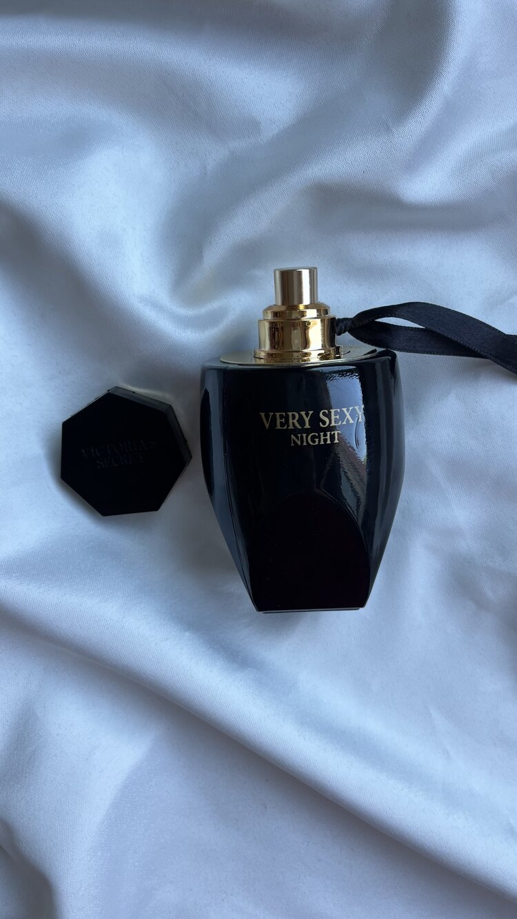 Victoria’S Secret Very Sexy Night EDP / Kadın Parfüm