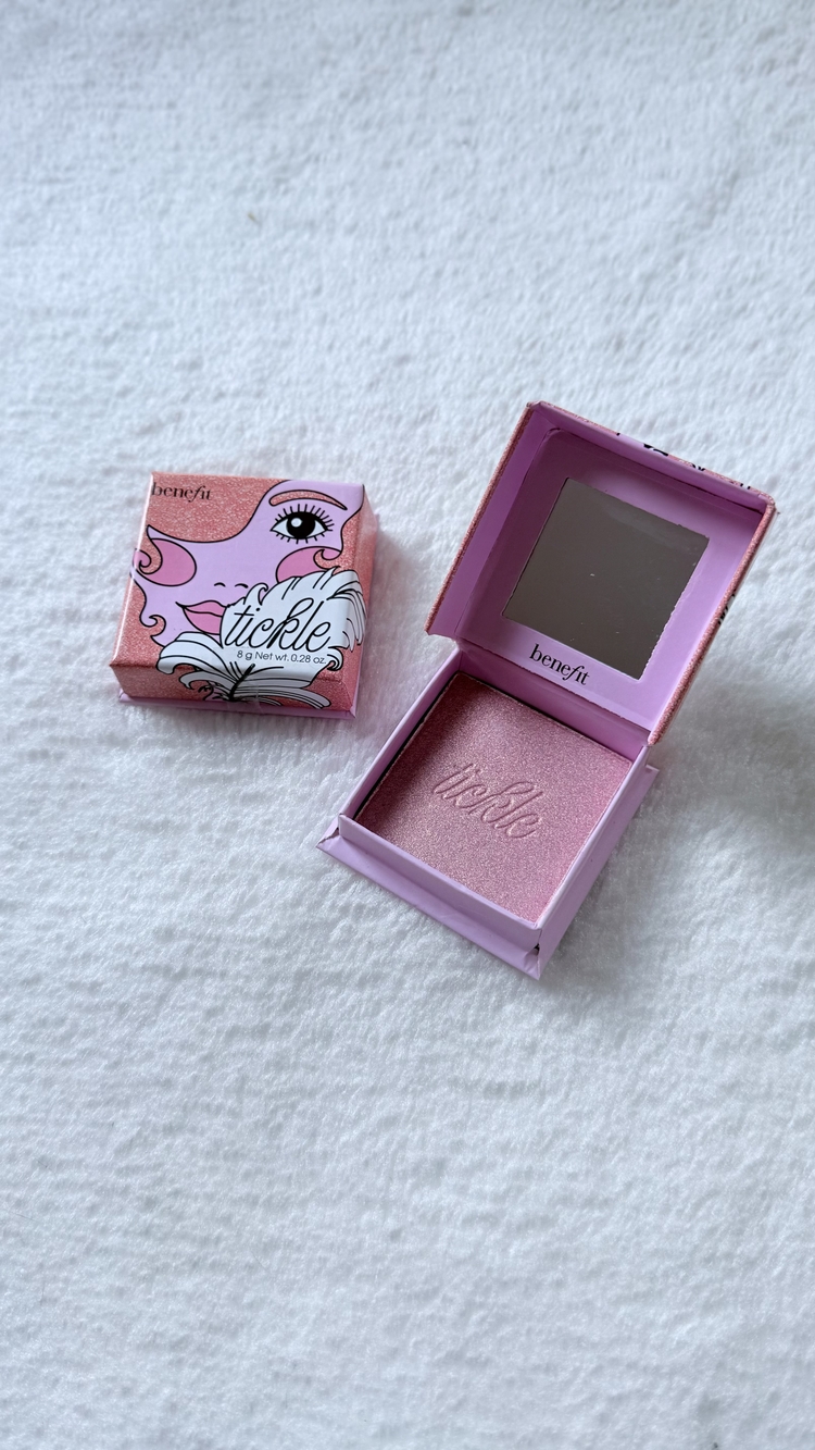 Benefit tickle highlighter