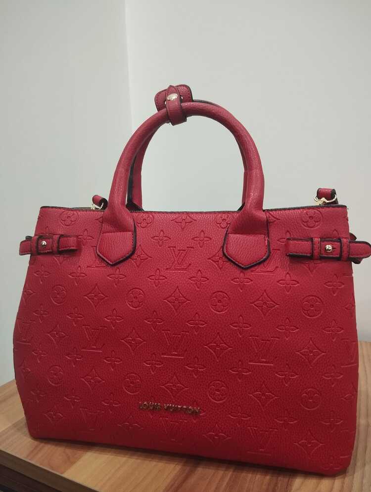 LOUIS VUITTON KADIN ÇANTASI