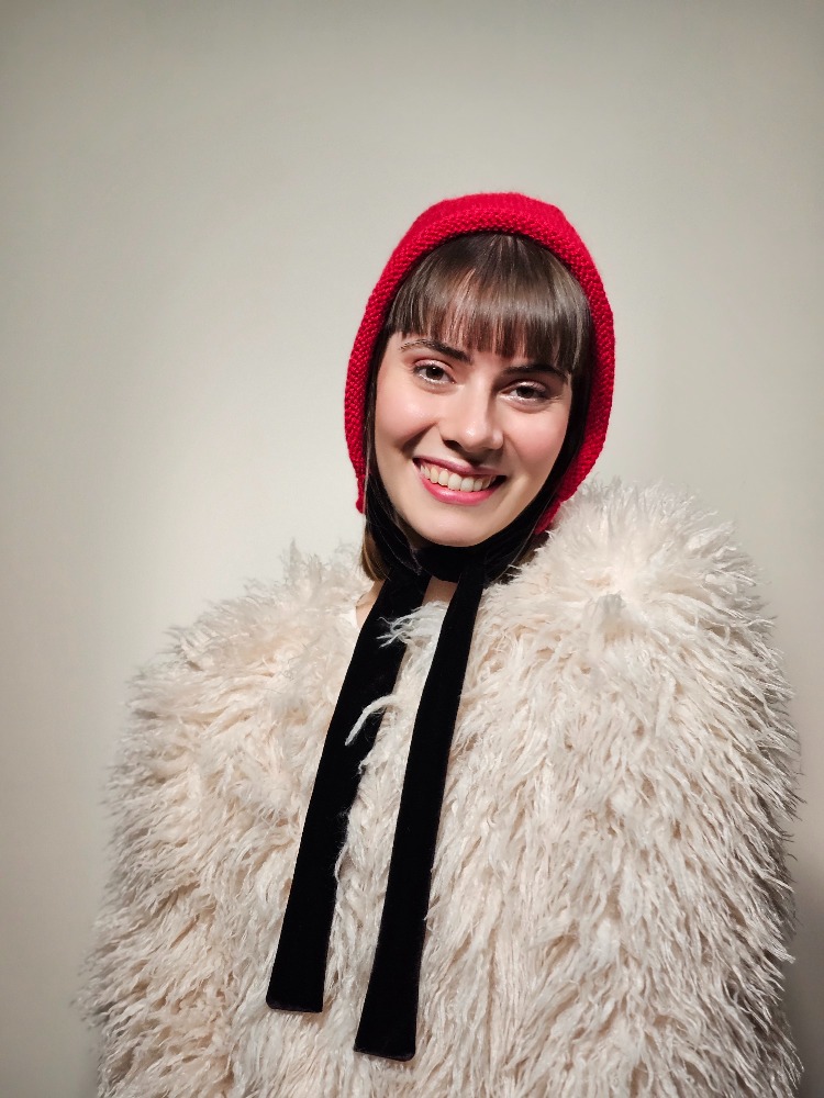 Laura-Romantik El Örgüsü Bonnet (Kadife Bağcıklı)