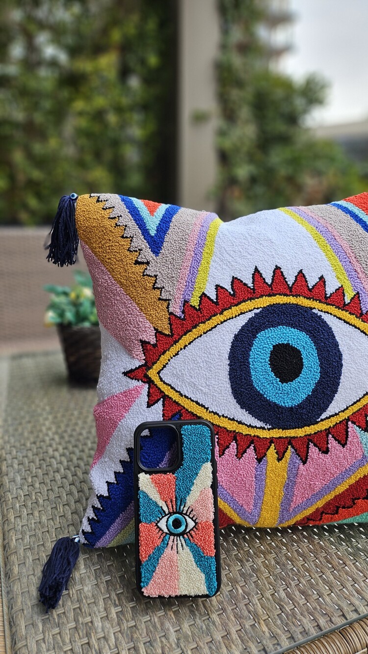 Evil Eye Punch İşlemeli Kırlent (Evil Eye Telefon Kılıfı Hediyeli)