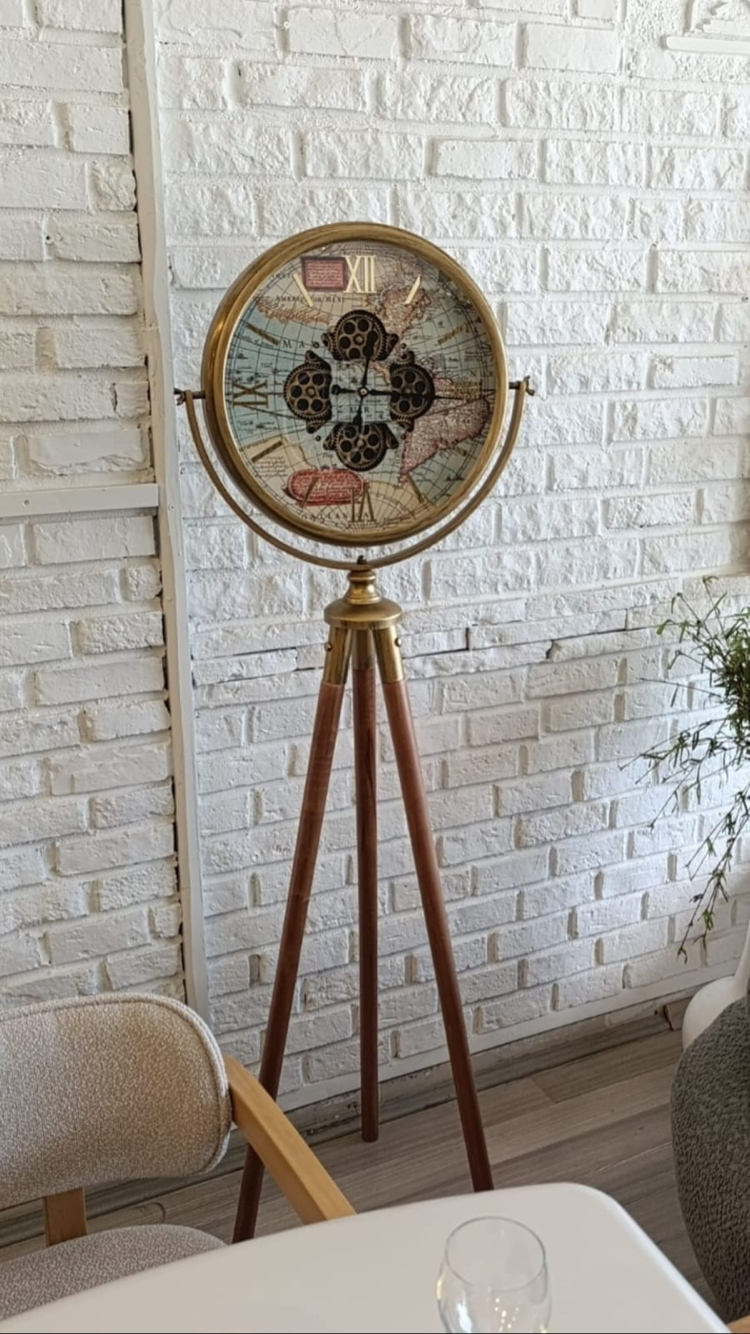 Ayaklı çarklı saat