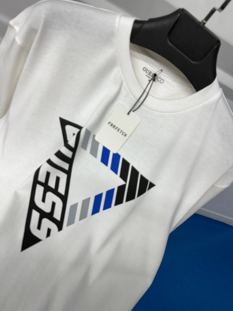 Guess T-shirt