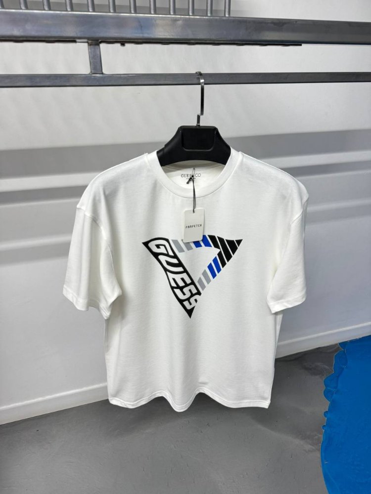 Guess T-shirt