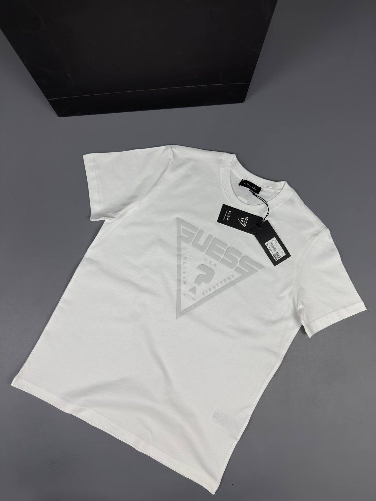 Guess T-shirt
