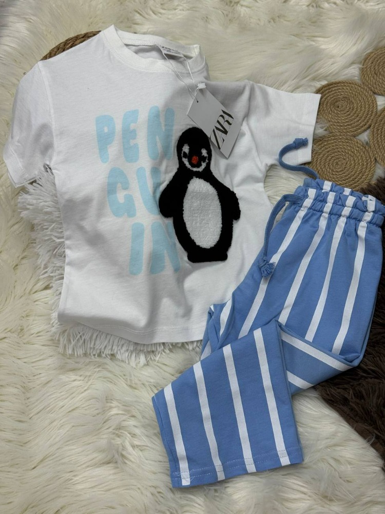 Penguen Baskılı Çizgili Erkek Çocuk Takımı