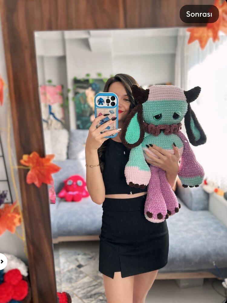 Hüzünlü Monster MOMO